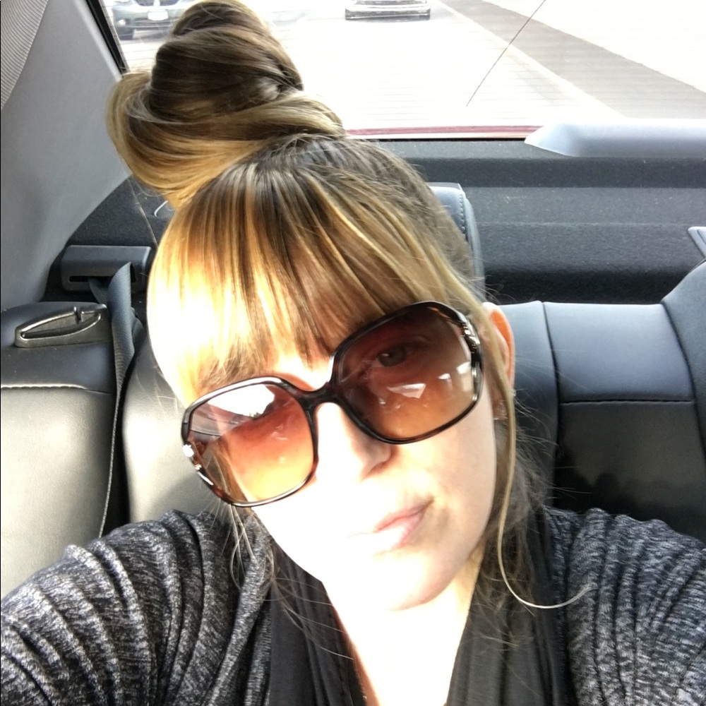 Meet your Posher, Lisa